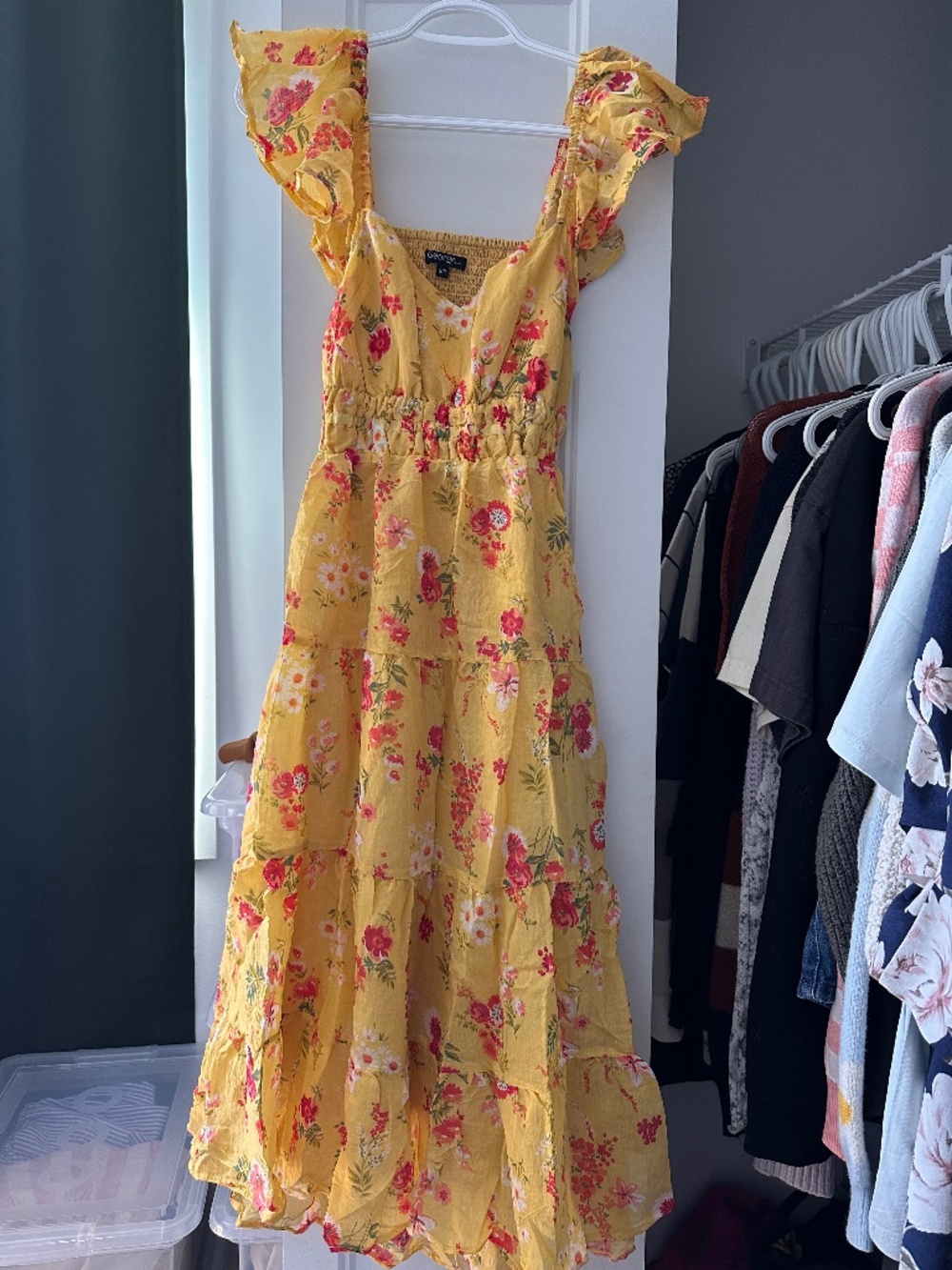 Yellow dress - Picture 1 of 2